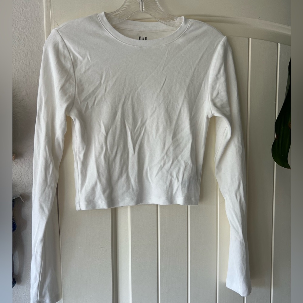 GAP Black Long-Sleeve Ultra Cropped Tee Modern Crew Neck Cotton Modal